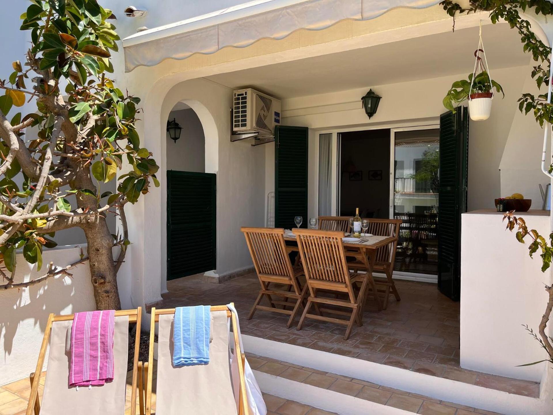Coach House By Som Menorca Apartment